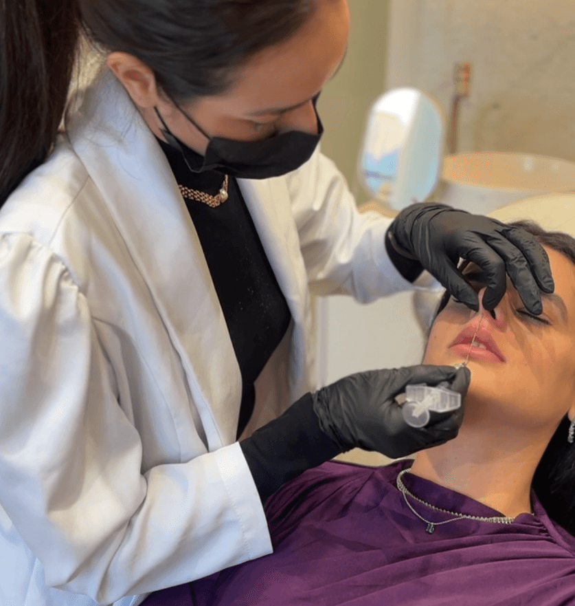 Dra. Laura Lopes — Especialista em Harmonização Orofacial